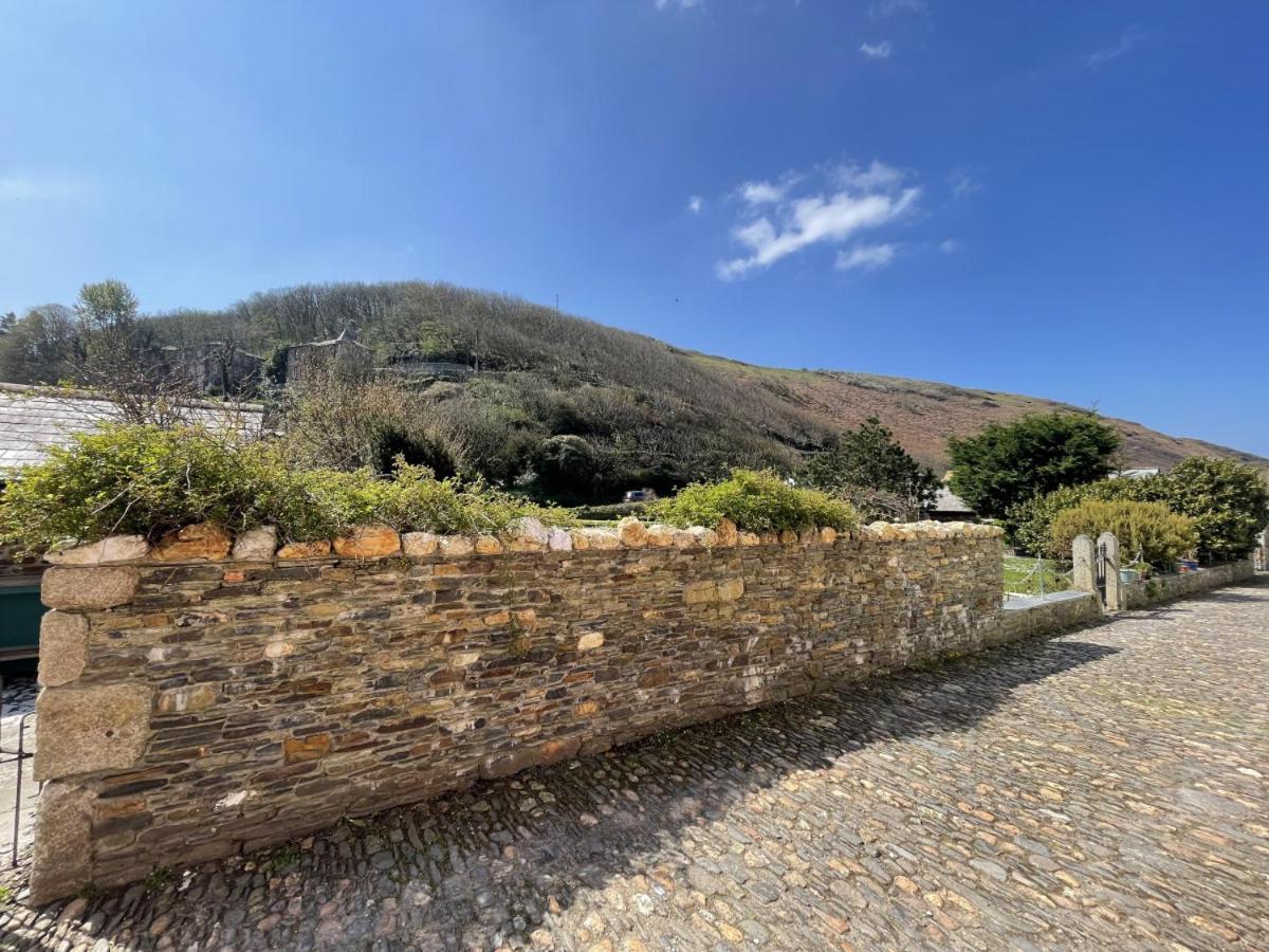 The Brewhouse Boscastle Harbour Exterior foto